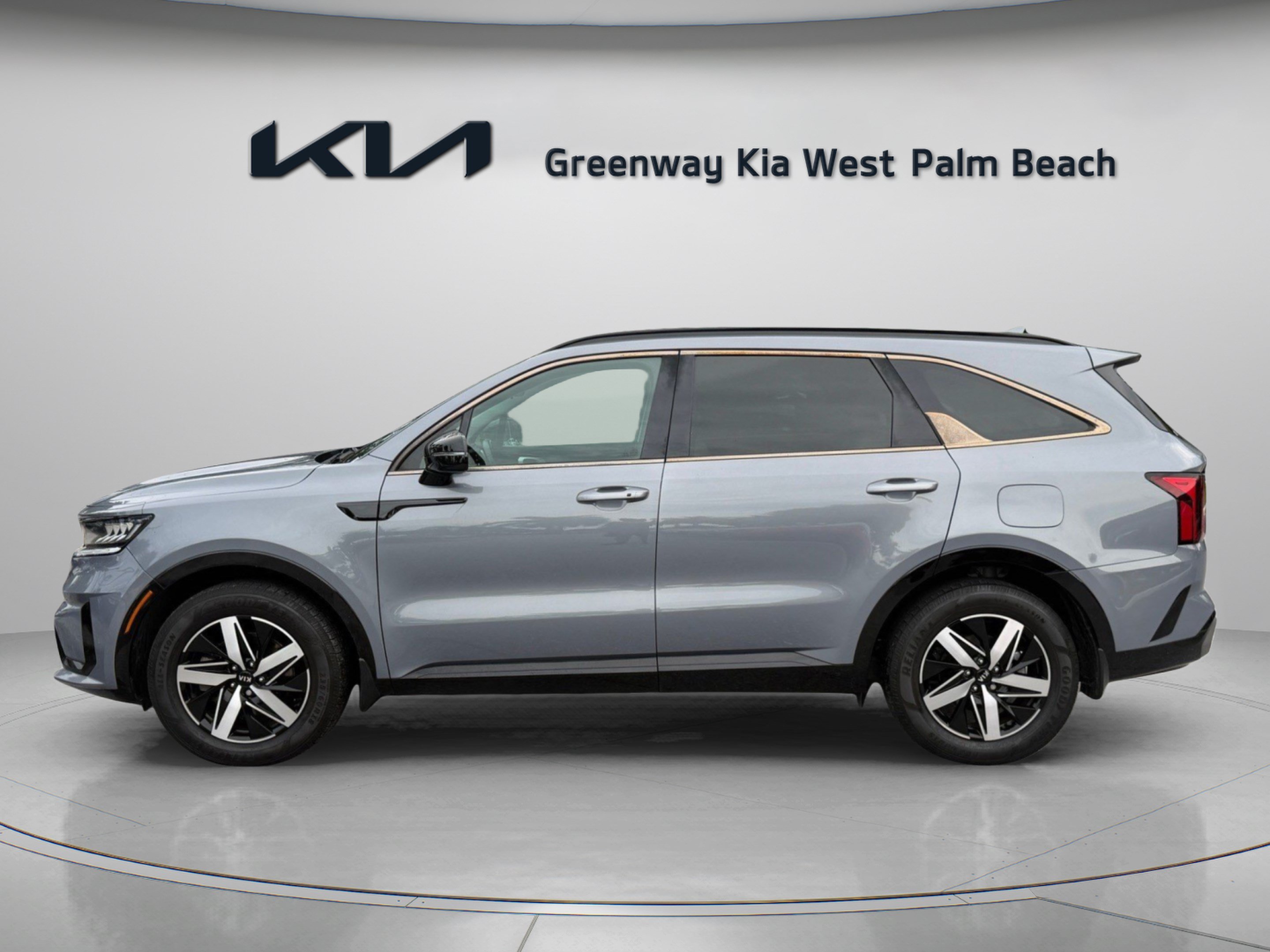 Used 2021 Kia Sorento S FWD image 4