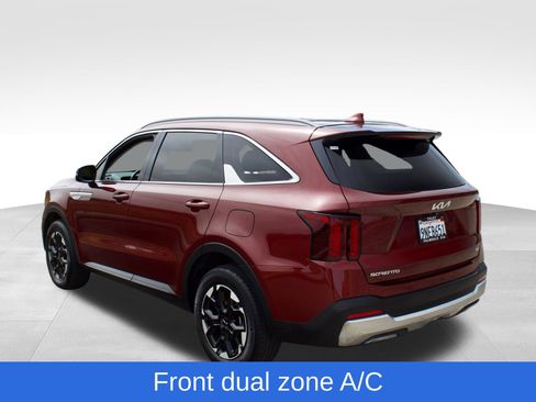Used 2024 Kia Sorento S w/ Panoramic Sunroof Package AWD/4WD image 6