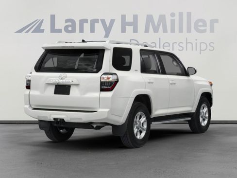 Used 2019 Toyota 4Runner SR5 RWD image 2