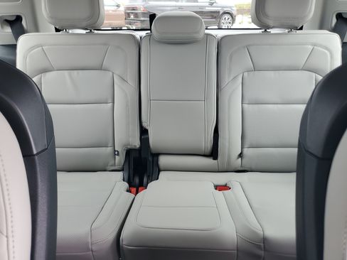 New 2026 Lincoln Navigator Reserve AWD/4WD image 31
