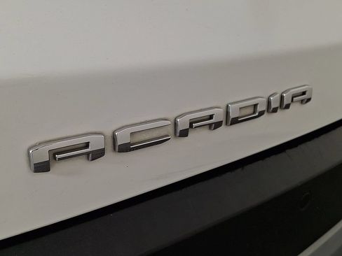Used 2020 GMC Acadia SLE w/ LPO, Floor Liner Package FWD image 29