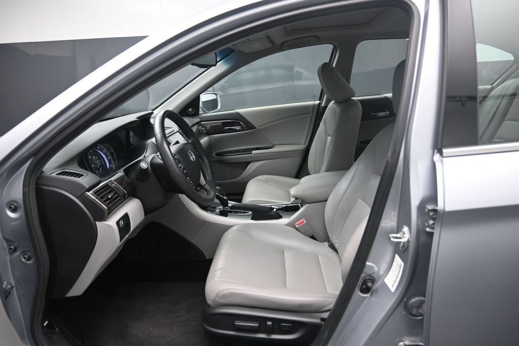 Used 2016 Honda Accord EX-L image 18