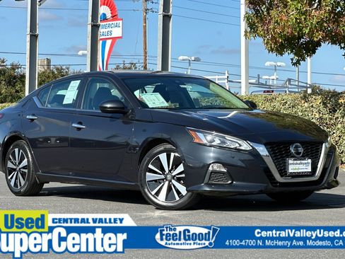 Certified 2022 Nissan Altima 2.5 SV image 1