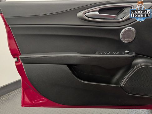 Used 2026 Alfa Romeo Giulia AWD image 8