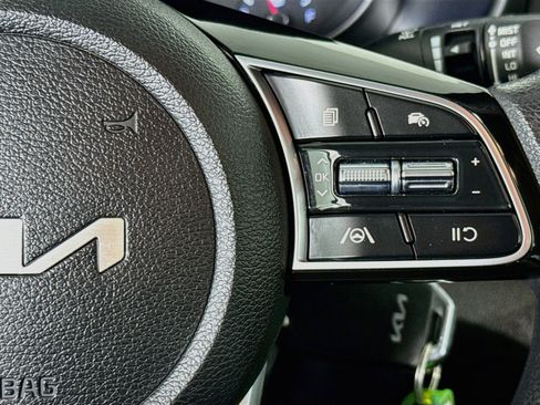 Used 2022 Kia Forte LXS w/ LXS Technology Package FWD image 13