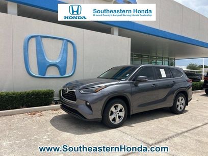Used 2023 Toyota Highlander LE