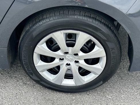 Used 2023 Toyota Corolla LE FWD image 13