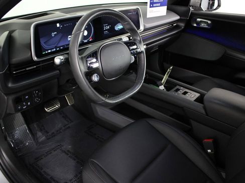 Certified 2025 Hyundai Ioniq 6 Limited image 18