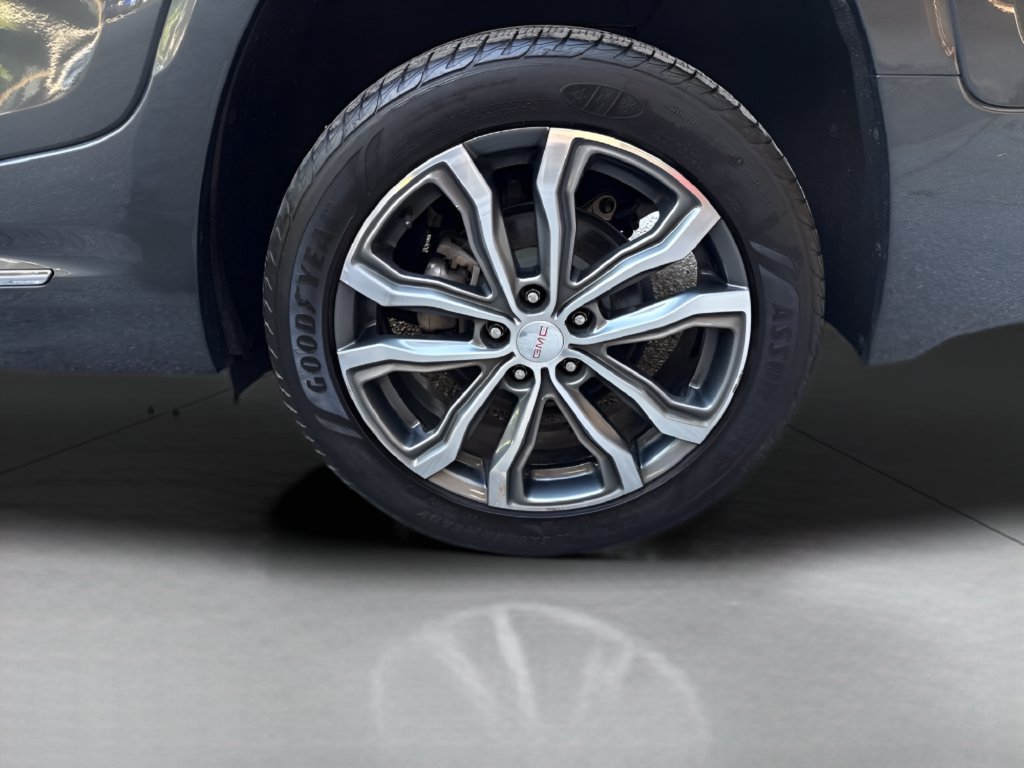 Used 2019 GMC Terrain Denali w/ Advanced Safety Package AWD/4WD image 29