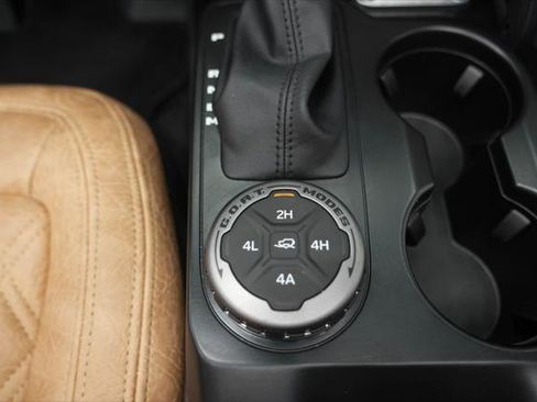 Used 2025 Ford Bronco Badlands AWD/4WD image 43