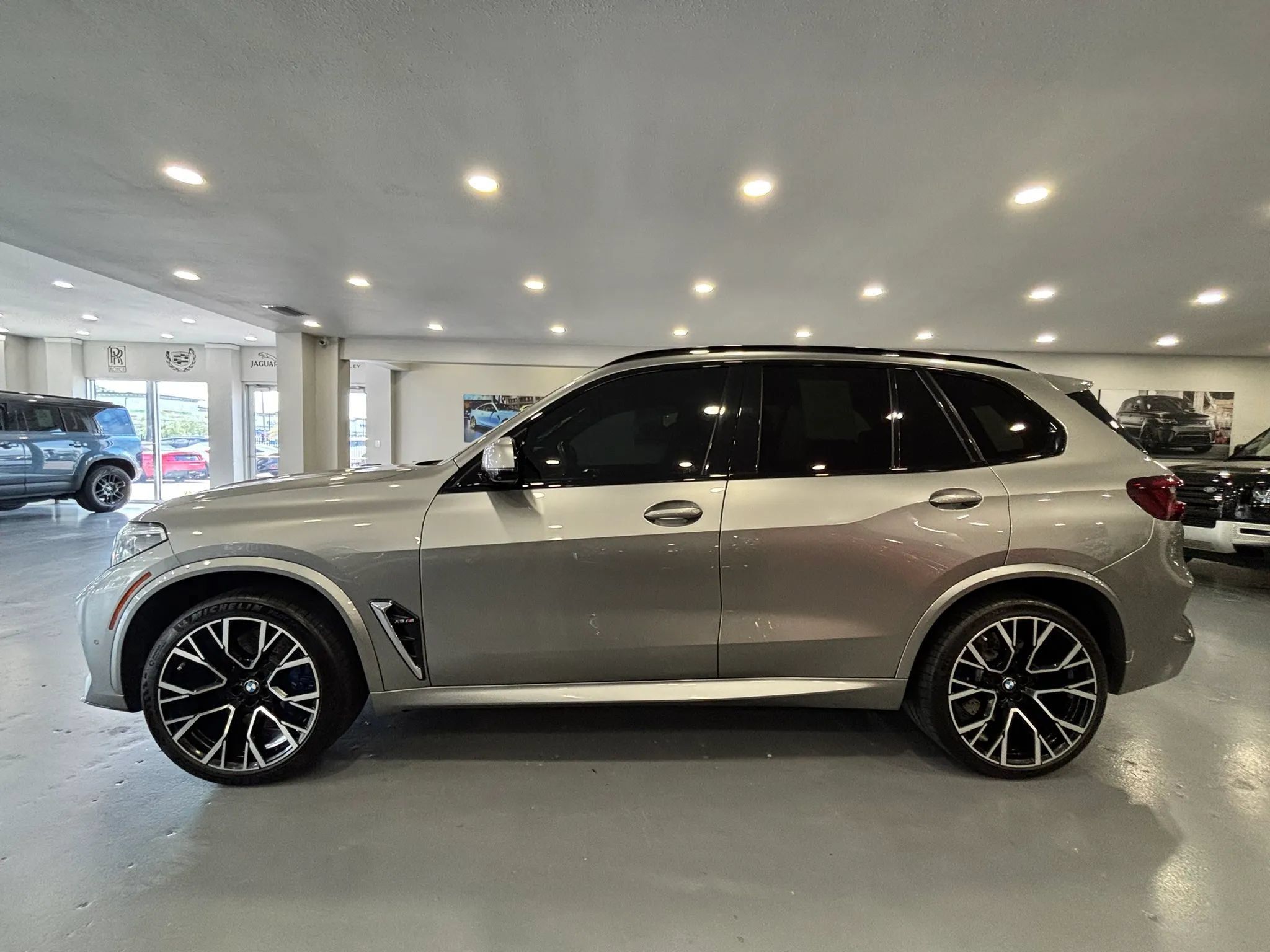 Used 2020 BMW X5 M w/ Executive Package AWD/4WD image 4