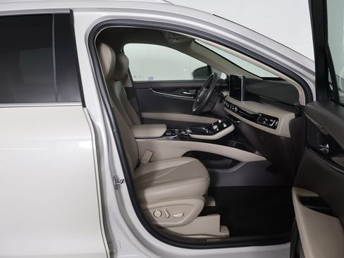 Used 2023 Lincoln Nautilus FWD image 27