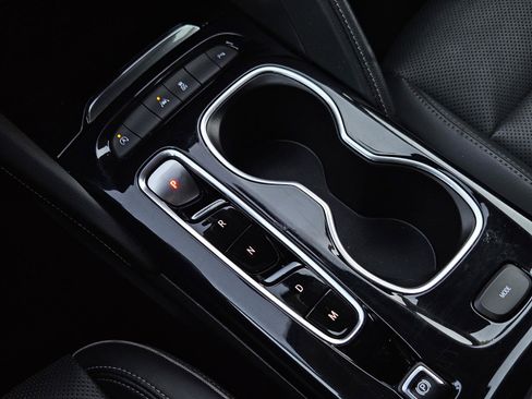 Used 2023 Buick Envision Essence image 21