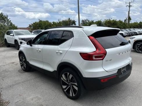 Used 2023 Volvo XC40 B5 Plus w/ Climate Package AWD/4WD image 6