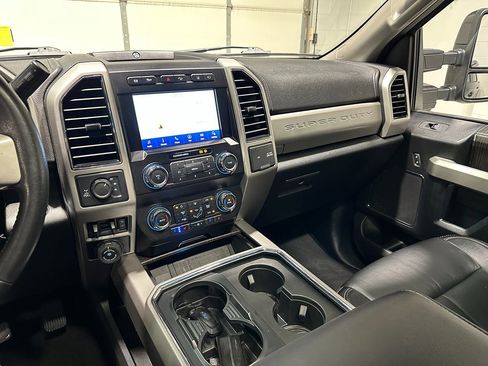 Used 2021 Ford F350 Lariat image 30