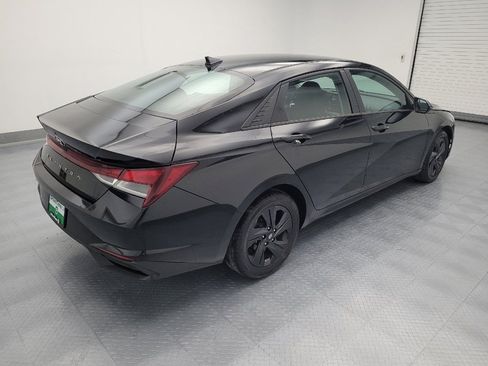 Used 2022 Hyundai Elantra SEL w/ Convenience Package FWD image 10