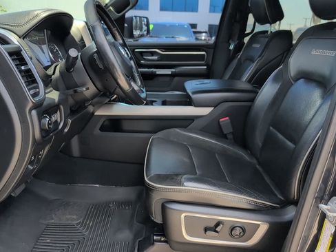 Used 2019 RAM 1500 Laramie AWD/4WD image 9
