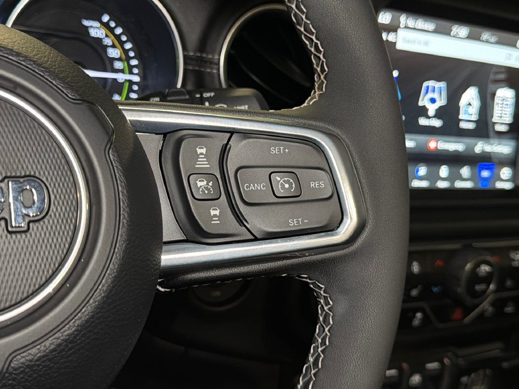 Used 2023 Jeep Wrangler Unlimited Sahara w/ Cold Weather Group AWD/4WD image 24