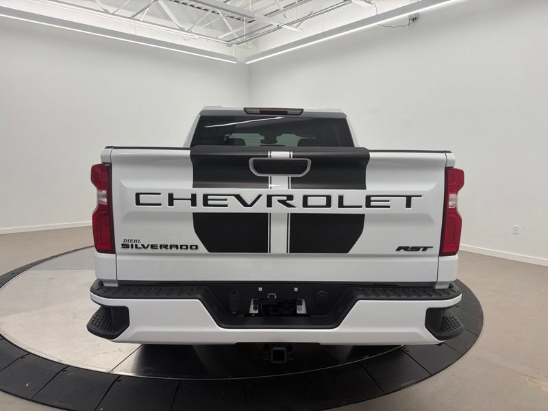 Used 2025 Chevrolet Silverado 1500 RST w/ Rally Edition AWD/4WD image 4