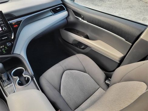 Used 2022 Toyota Camry LE image 12