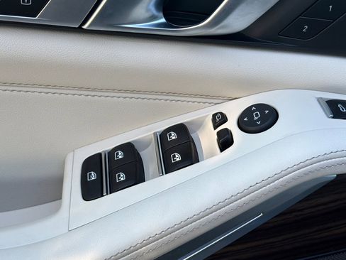 Certified 2025 BMW X5 xDrive50e w/ Premium Package AWD/4WD image 13