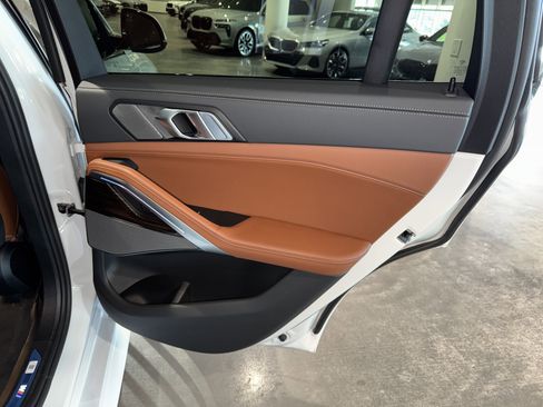 New 2026 BMW X6 xDrive40i w/ Climate Comfort Package image 10