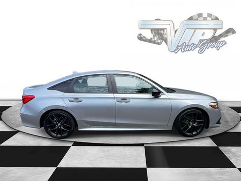 Used 2023 Honda Civic Sport image 5