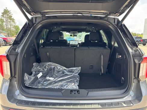 New 2026 Ford Explorer ST-Line AWD/4WD image 18