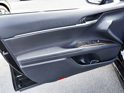 Used 2023 Toyota Camry SE image 21