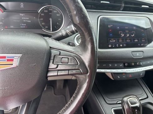 Used 2019 Cadillac XT4 Luxury w/ Cold Weather Package FWD image 18