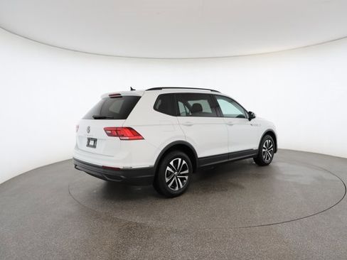 Used 2021 Volkswagen Tiguan SE R-Line image 18