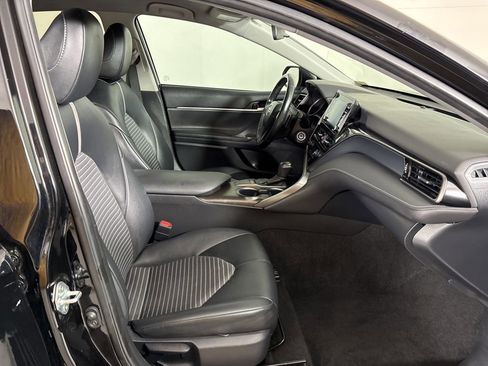 Used 2023 Toyota Camry SE image 13