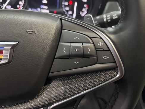 Certified 2025 Cadillac XT5 Sportv w/ Technology Package AWD/4WD image 17