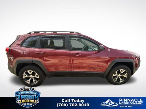 Used 2014 Jeep Cherokee Trailhawk w/ Leather Interior Group AWD/4WD image 3