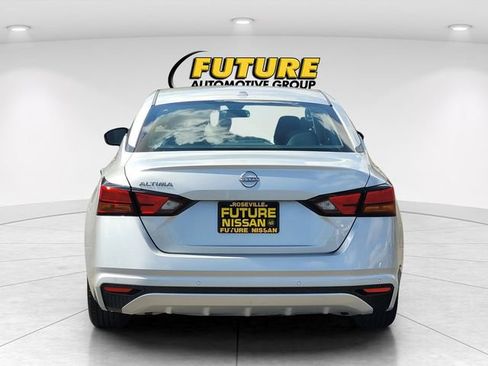 Certified 2025 Nissan Altima 2.5 SV FWD image 8