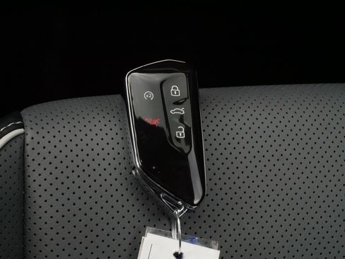 Certified 2025 Volkswagen Tiguan SEL R-Line AWD/4WD image 31