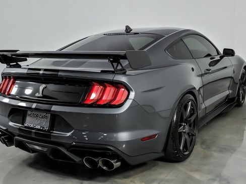 Used 2021 Ford Mustang Shelby GT500 w/ Carbon Fiber Track Pack RWD image 11