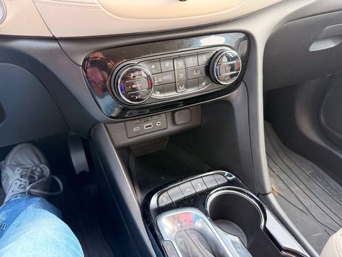 Used 2020 Buick Encore GX Essence w/ Experience Buick Package FWD image 25