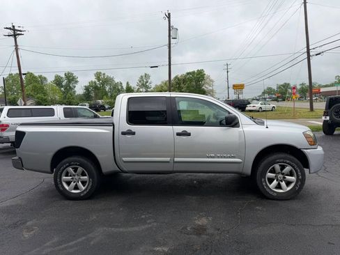 Used 2010 Nissan Titan SE AWD/4WD image 9