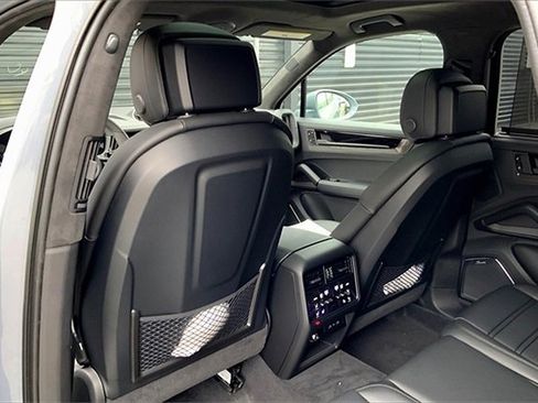 New 2026 Porsche Cayenne GTS image 26