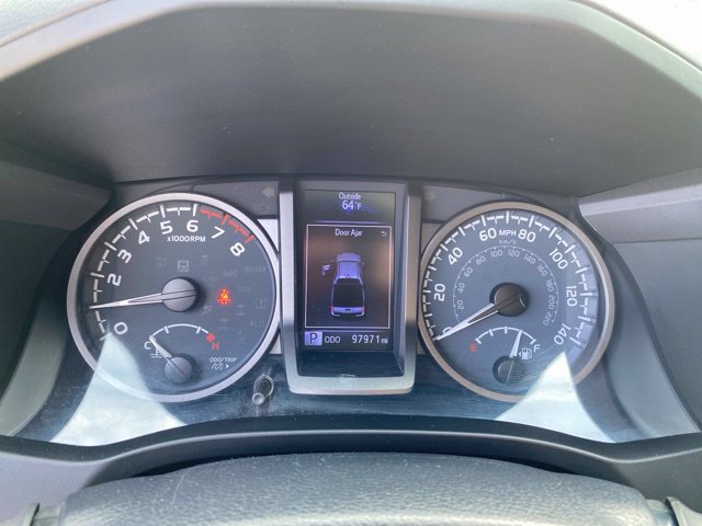 Used 2020 Toyota Tacoma TRD Sport w/ TRD Premium Sport Package AWD/4WD image 21