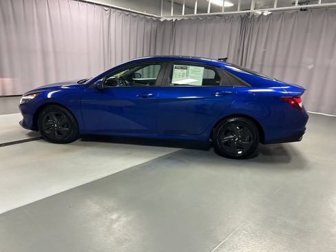 Used 2022 Hyundai Elantra SEL FWD image 4