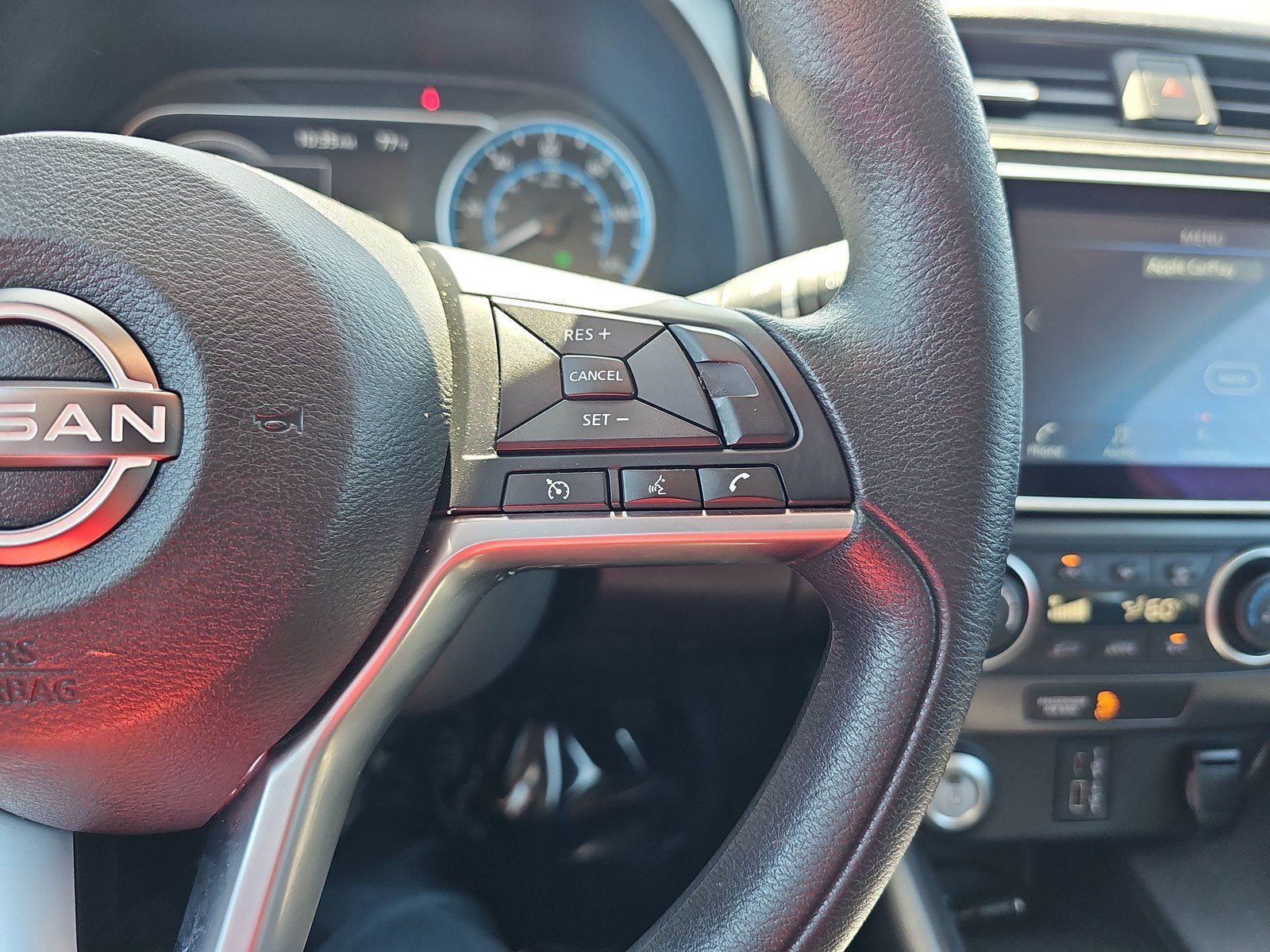 Used 2025 Nissan Leaf S FWD image 15