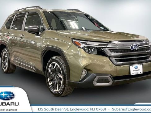 Used 2025 Subaru Forester Limited AWD/4WD image 1
