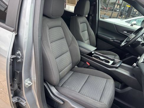 Used 2025 Chevrolet Equinox LT AWD/4WD image 36