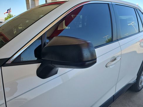 Used 2022 Toyota RAV4 LE FWD image 4