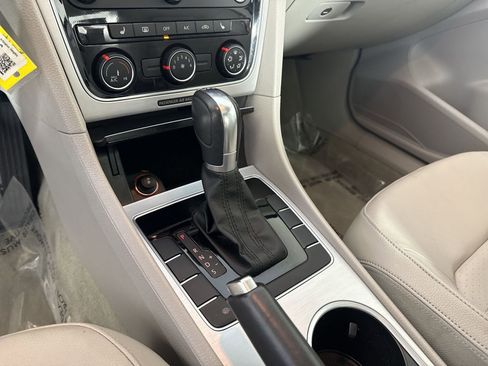 Used 2013 Volkswagen Passat 3.6 SE image 15