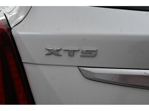 Used 2023 Cadillac XT5 Luxury AWD/4WD image 12