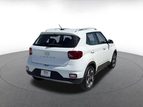 Used 2025 Hyundai Venue SEL FWD image 13