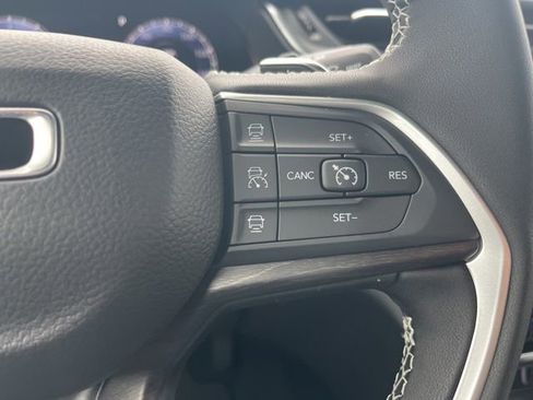 Used 2025 Jeep Grand Cherokee L Limited w/ Luxury Tech Group II image 29